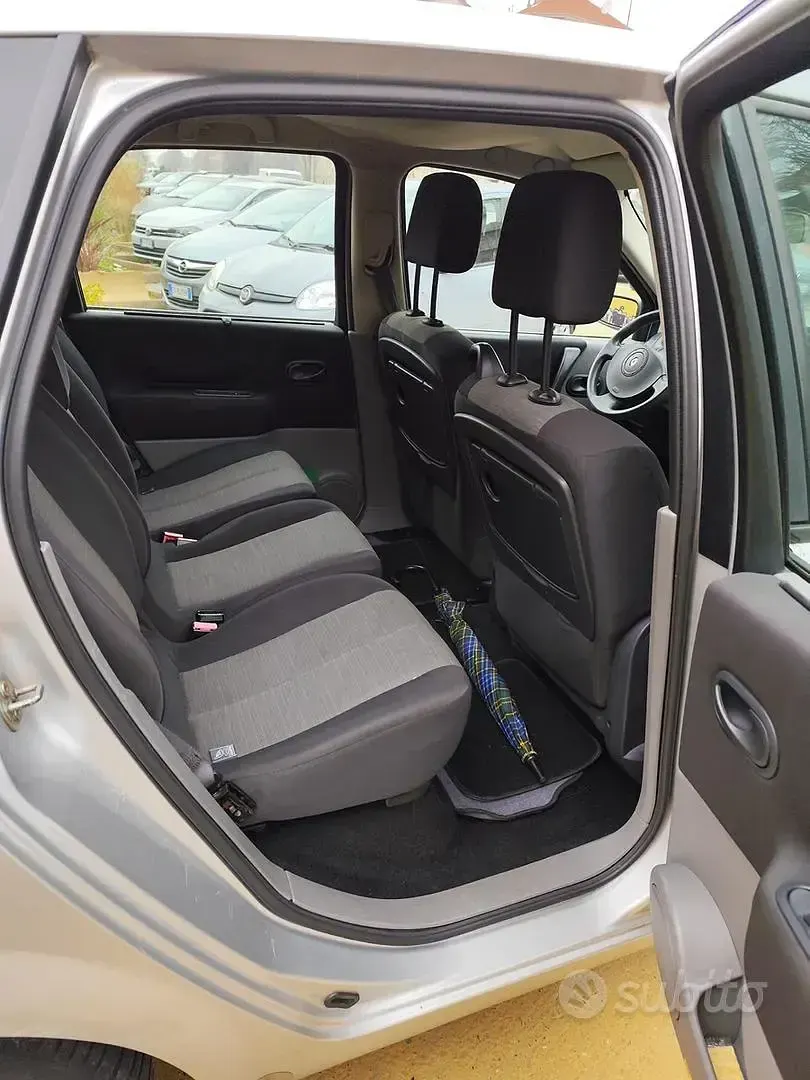Usata Renault Scenic E-Tech 106 CV (77 kW) 2006 Grigio Monovolume