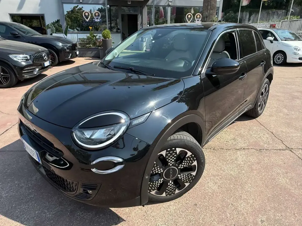 Usata Fiat 600 La Prima 101 CV (74 kW) 2025 Nero SUV
