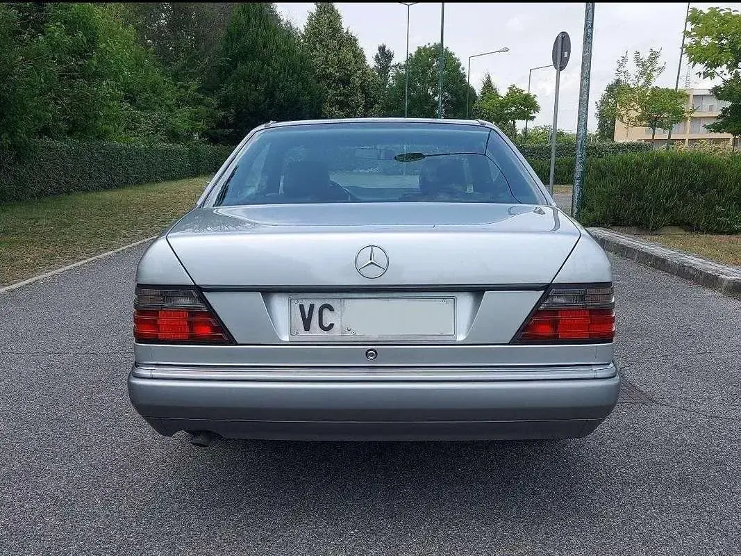 Usata Mercedes 200 136 CV (100 kW) 1993 Argento Coupé