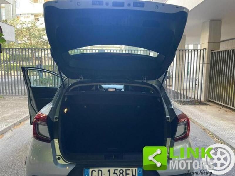 Usata Renault Captur Intens 116 CV (85 kW) 2020 Gray SUV
