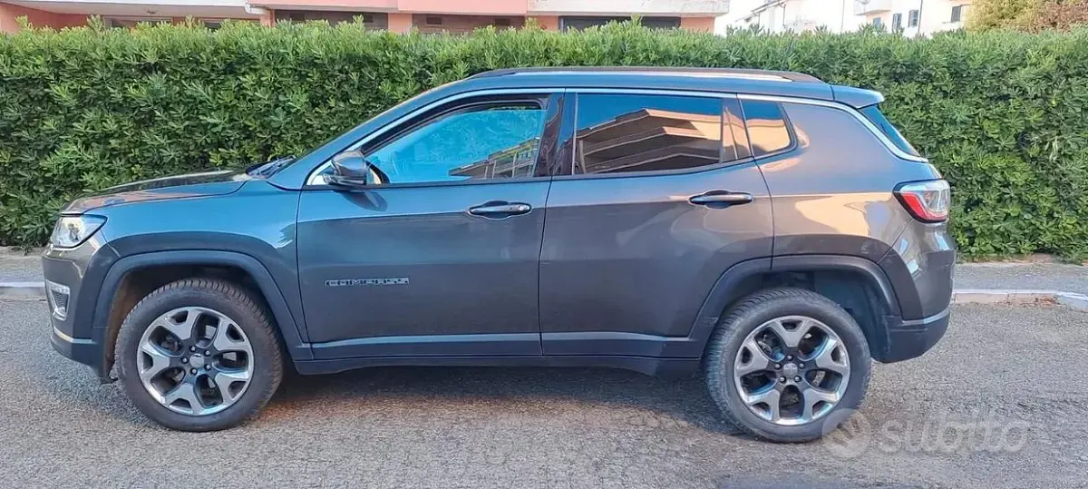 Usata Jeep Compass Limited 140 CV (102 kW) 2022 Grigio SUV