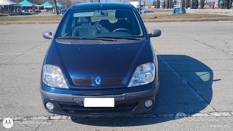 Usata Renault Scénic 107 CV (78 kW) 2000 Blu Monovolume