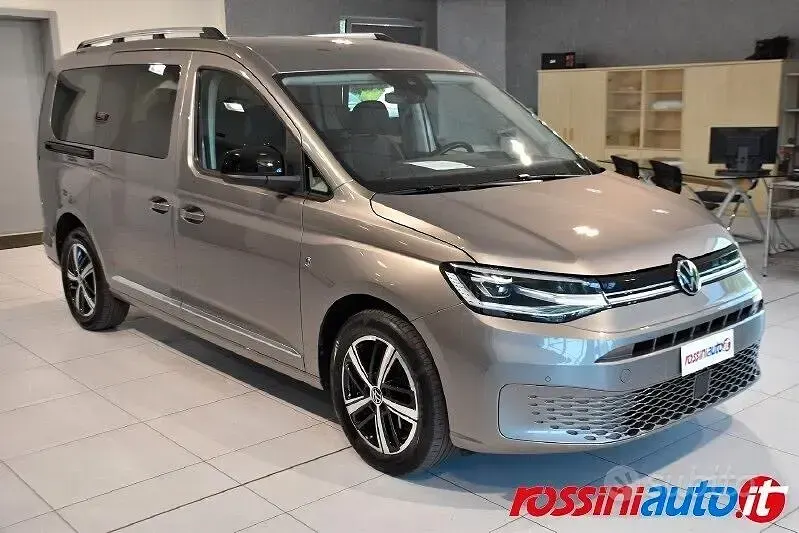 Usata VW Caddy Maxi Style 122 CV (89 kW) 2024 Beige Monovolume