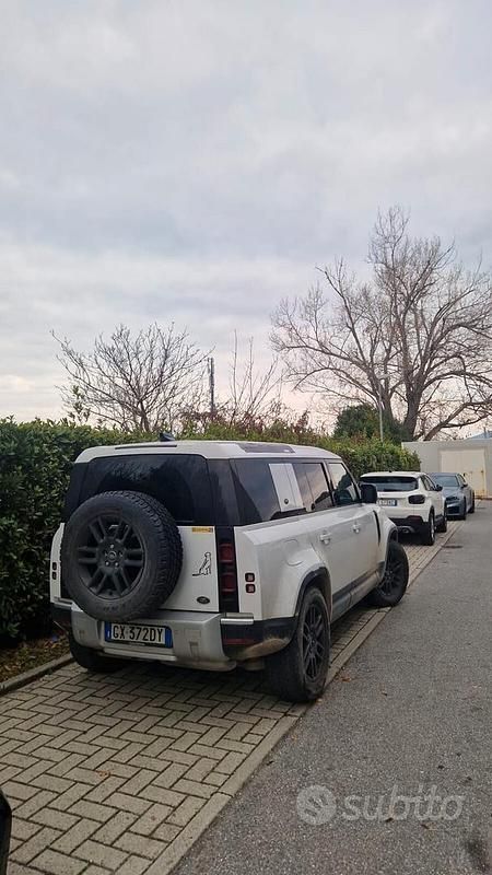 Usata Land Rover Defender SE Dynamic 250 CV (183 kW) 2022 Bianco SUV
