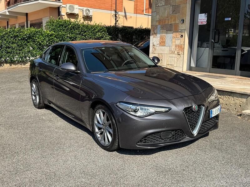 Usata Alfa Romeo Giulia Super 180 CV (132 kW) 2018 Grigio Berlina