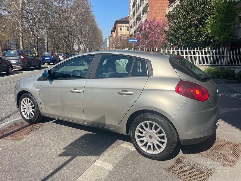 Usata Fiat Bravo Dynamic 90 CV (66 kW) 2008 Grigio Utilitaria