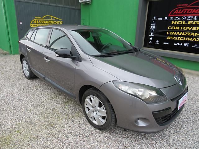 Usata Renault Mégane GrandTour 110 CV (80 kW) 2011 Grigio scuro Station wagon