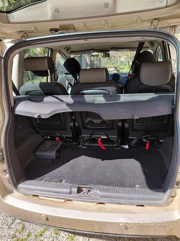 Usata Fiat Multipla Dynamic 120 CV (88 kW) 2007 Beige Monovolume