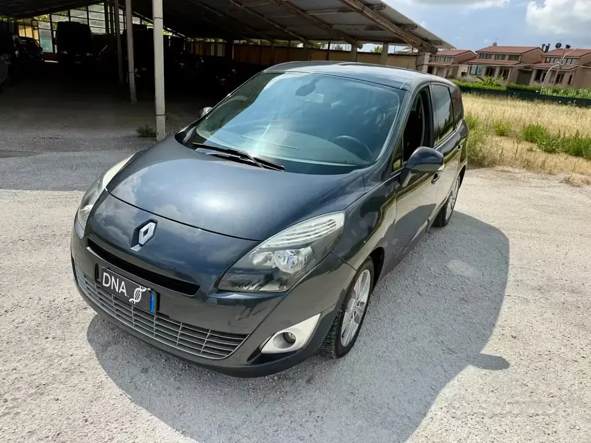Usata Renault Scénic III 130 CV (95 kW) 2011 Nero Monovolume