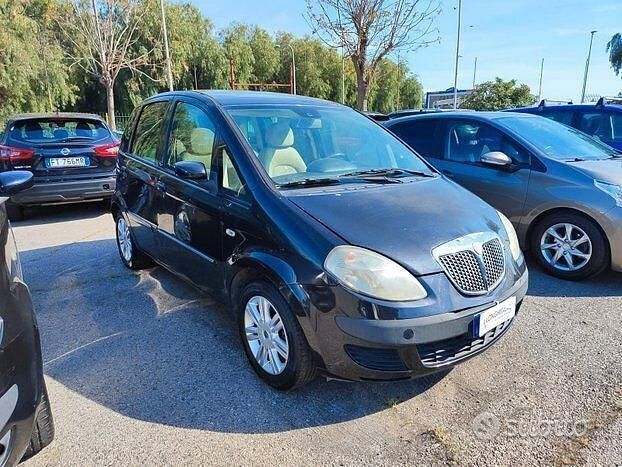 Usata Lancia Musa 74 CV (54 kW) 2005 Nero Monovolume
