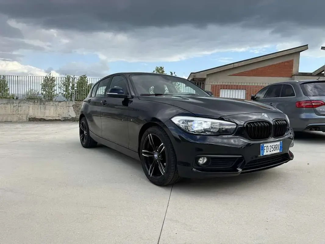 Usata BMW 116 Sport Line 116 CV (85 kW) 2016 Nero Utilitaria