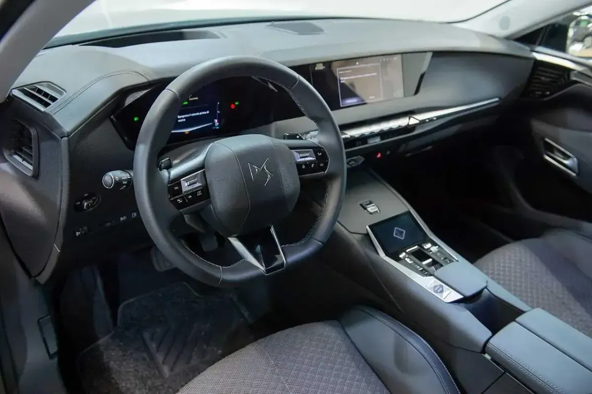 Nuova DS Automobiles DS4 Trocadero 225 CV (165 kW) 2025 Grigio SUV