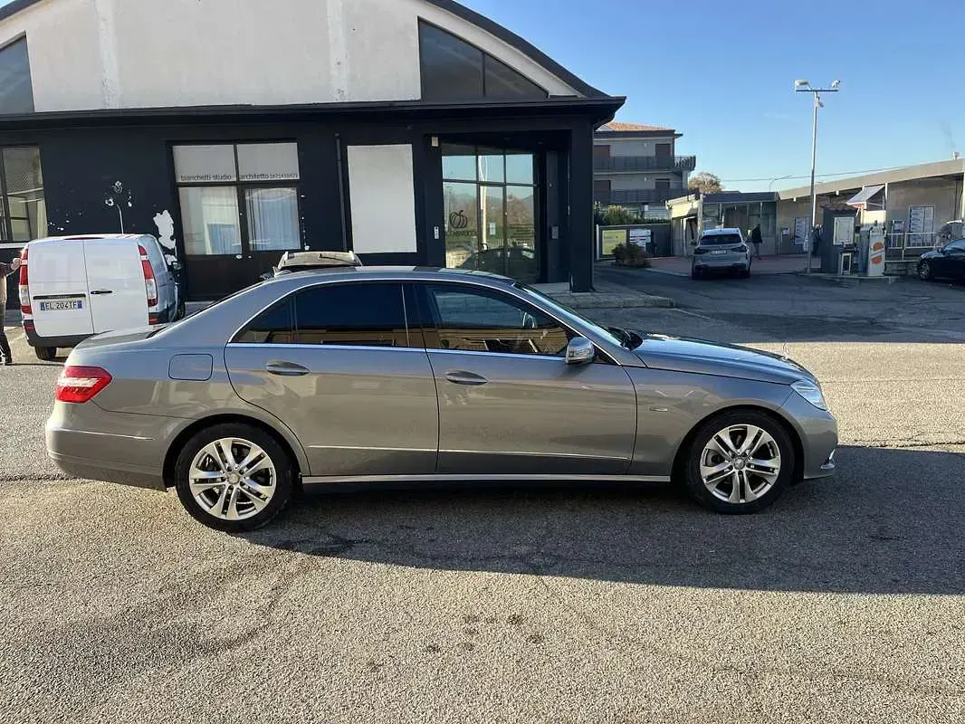 Usata Mercedes E220 Avantgarde 170 CV (125 kW) 2009 Berlina