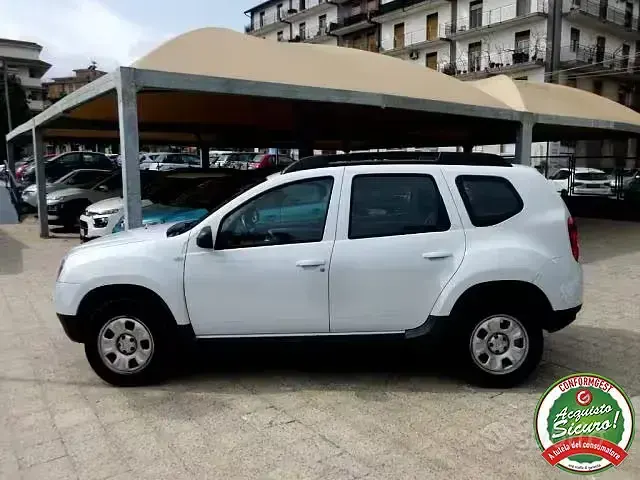 Usata Dacia Duster Lauréate 107 CV (78 kW) 2013 Bianco SUV