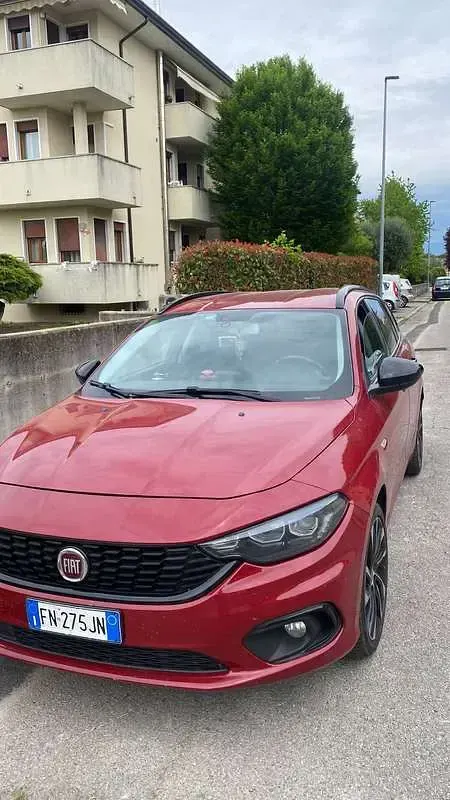 Usata Fiat Tipo S 120 CV (88 kW) 2017 Rosso Station wagon