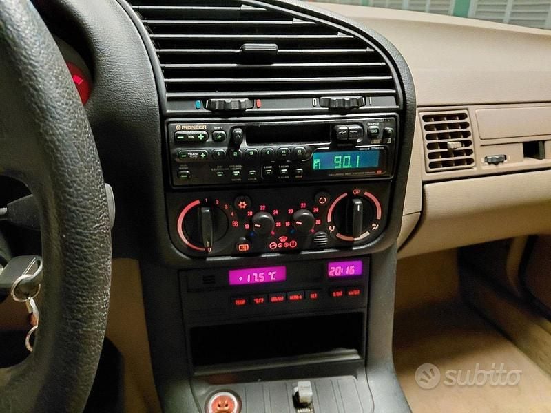 Usata BMW 320 150 CV (110 kW) 1991 Verde Berlina