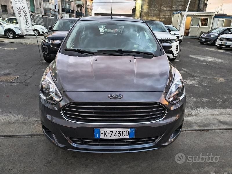 Usata Ford Ka 71 CV (52 kW) 2017 Grigio Berlina