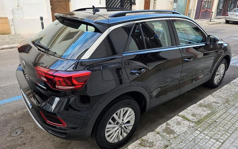 Usata VW T-Roc Style 110 CV (80 kW) 2023 Nero SUV