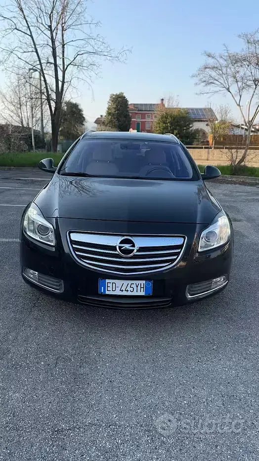 Usata Opel Insignia 160 CV (117 kW) 2010 Nero Station wagon