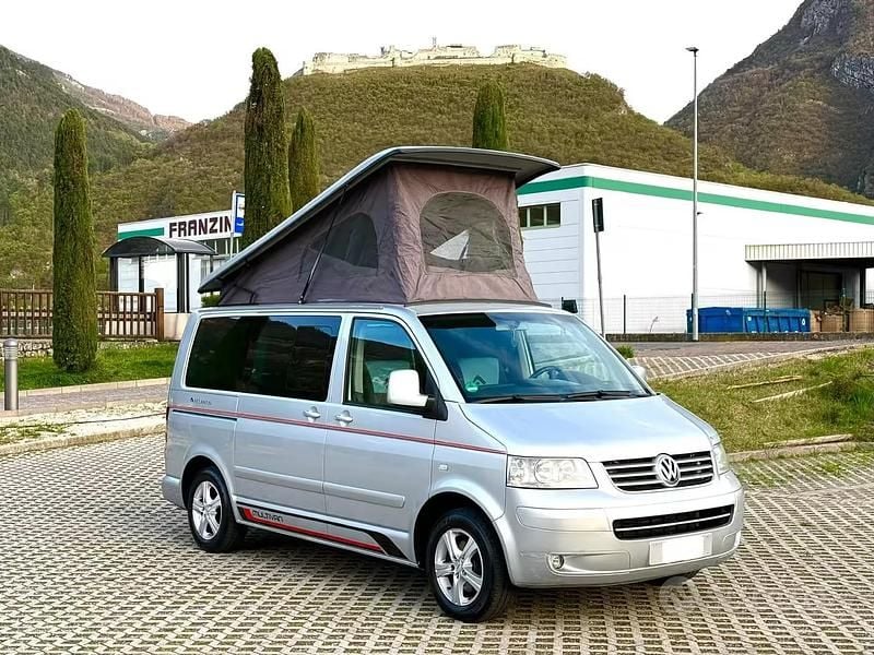 Usata VW California Beach 130 CV (95 kW) 2006 Grigio Furgone