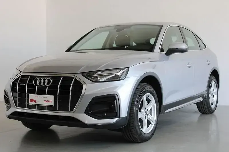 Begagnad Audi Q5 Business 204 HK (150 kW) 2022 SUV