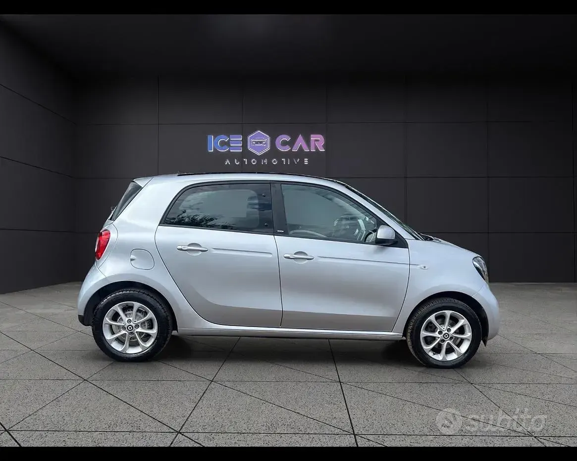 Usata Smart ForFour Passion 71 CV (52 kW) 2016 Grigio Utilitaria