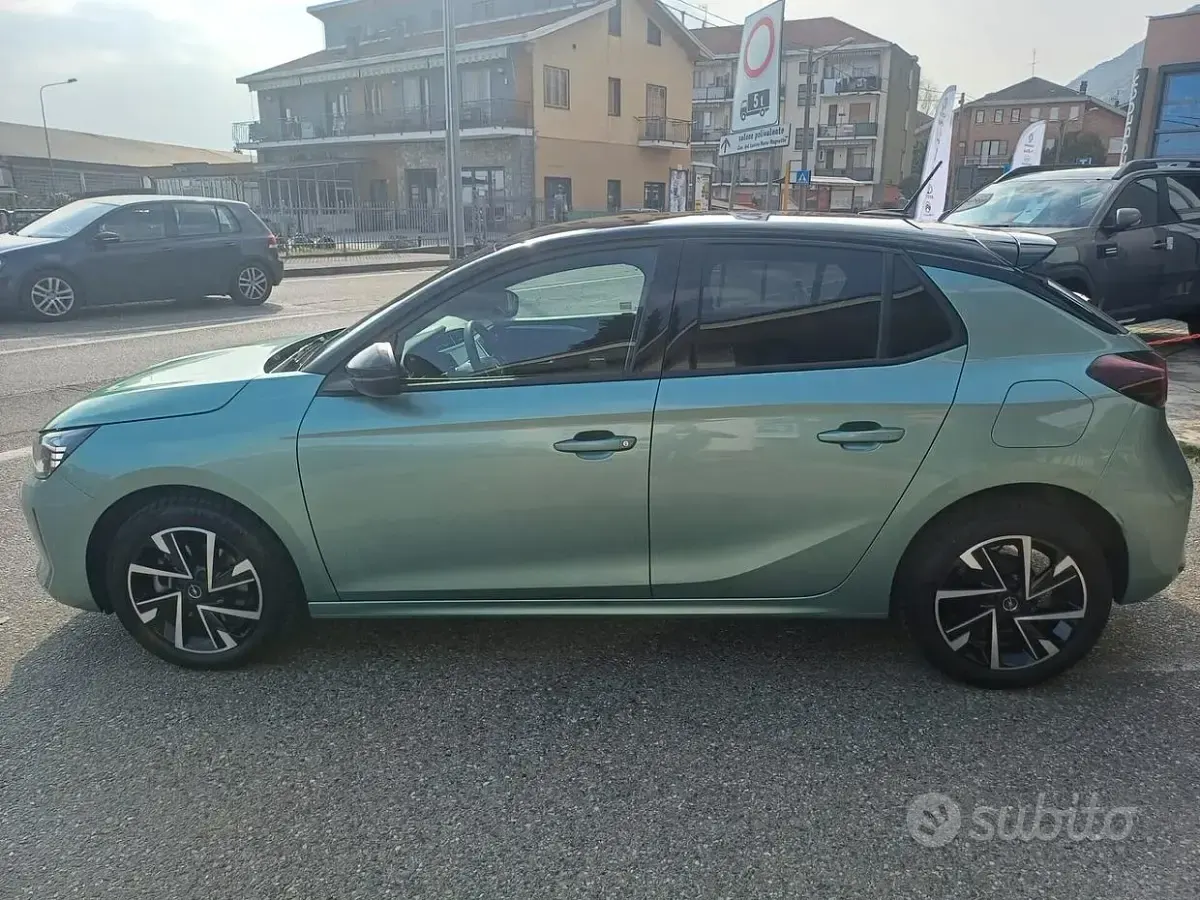 Usata Opel Corsa 101 CV (74 kW) 2025 Verde Utilitaria