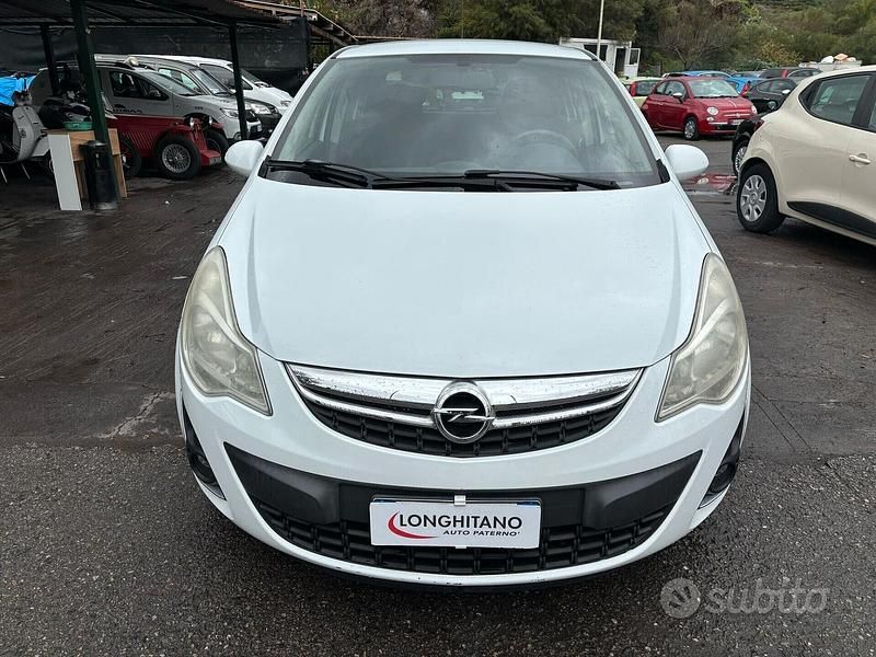 Usata Opel Corsa Sport 75 CV (55 kW) 2013 Bianco Berlina