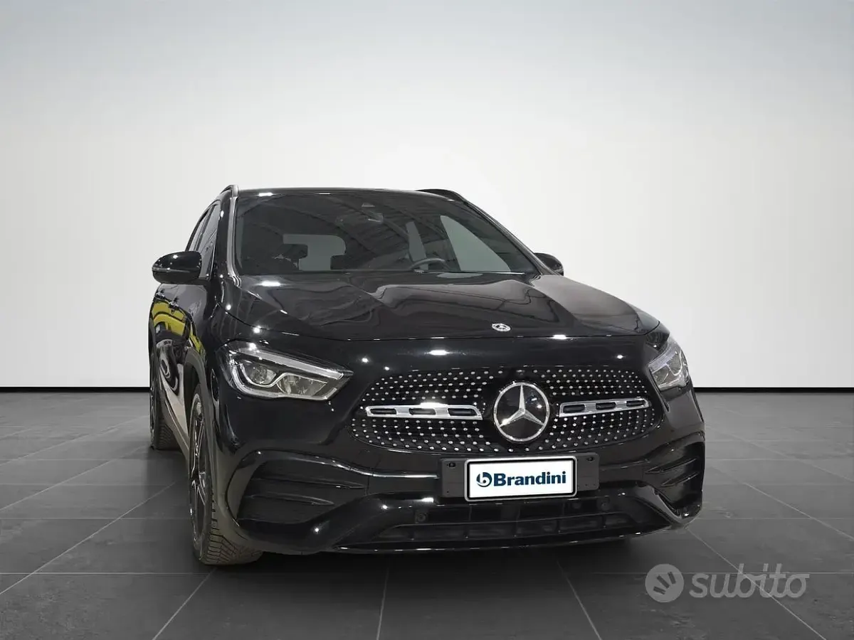 Usata Mercedes GLA200 Premium 150 CV (110 kW) 2023 Nero SUV