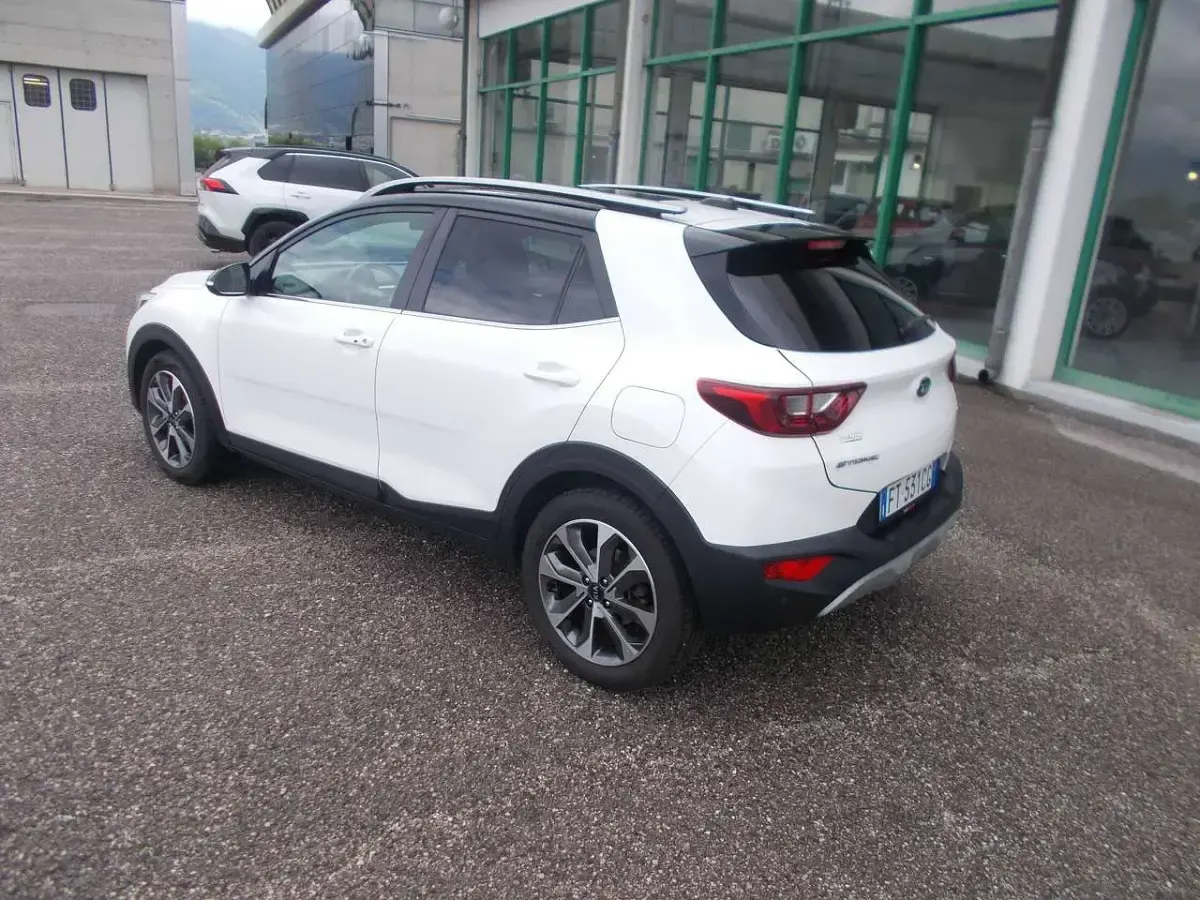 Usata Kia Stonic 110 CV (80 kW) 2018 Bianco SUV