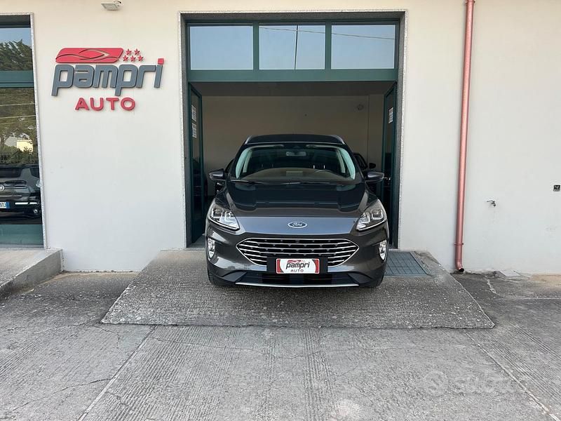 Usata Ford Kuga Titanium 120 CV (88 kW) 2021 Grigio SUV