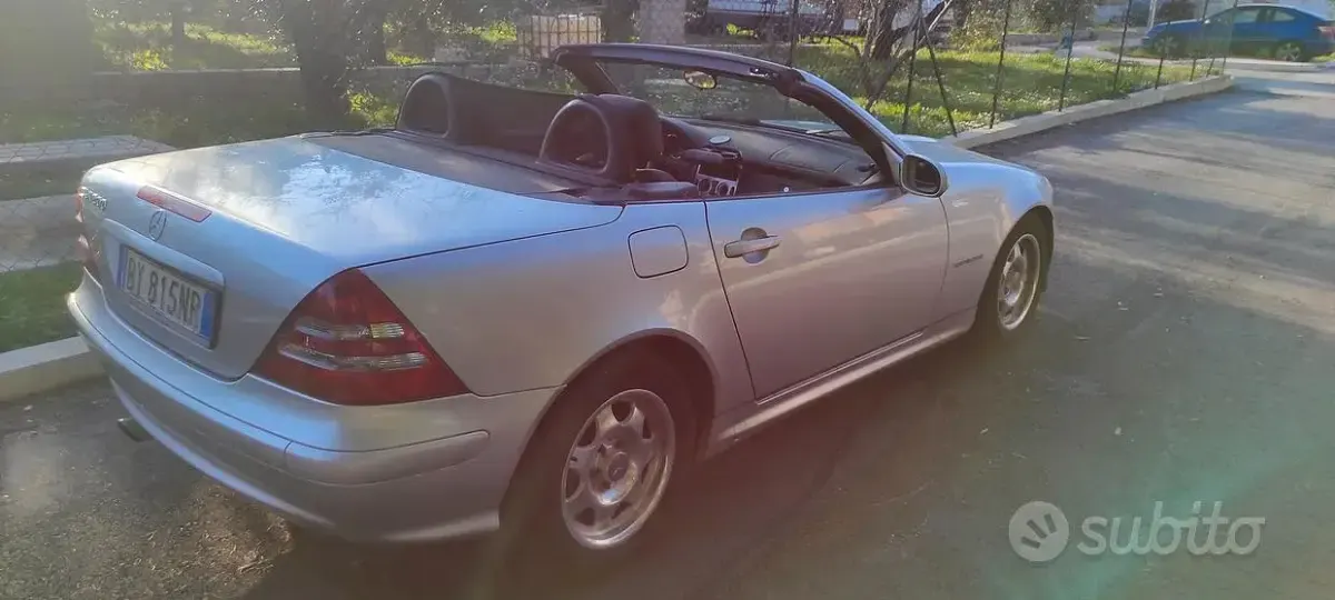 Usata Mercedes SLK200 163 CV (119 kW) 2002 Grigio Cabrio