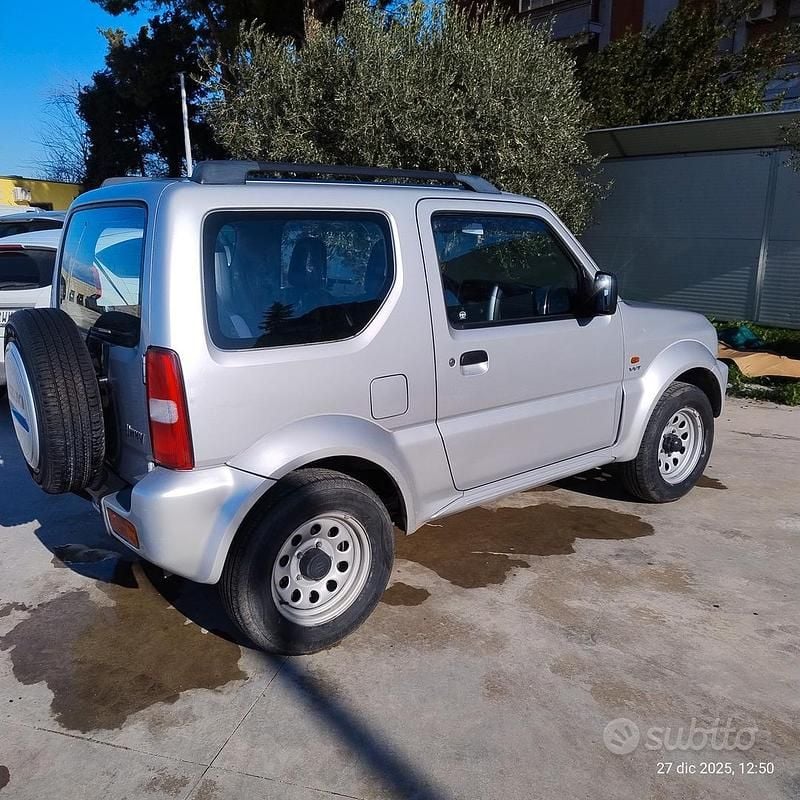 Usata Suzuki Jimny 80 CV (58 kW) 2005 Grigio SUV