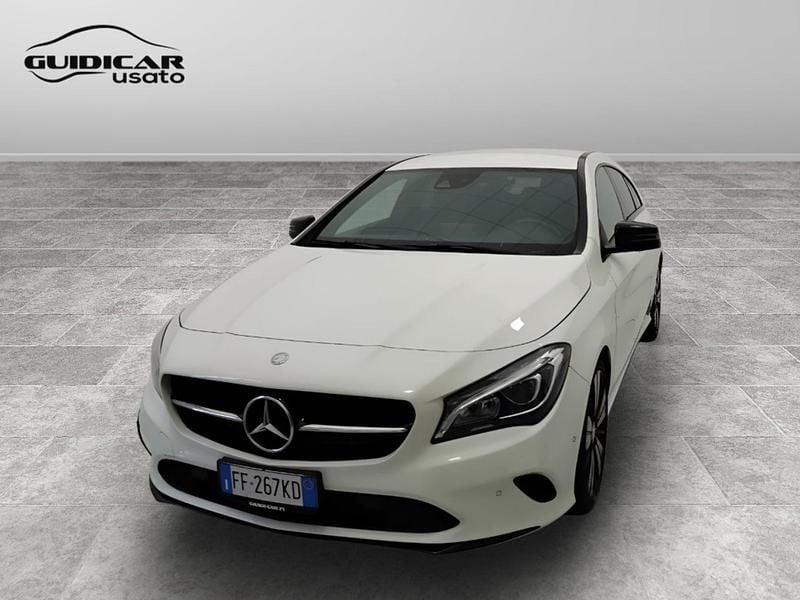 Usata Mercedes CLA200 Shooting Brake Night 136 CV (100 kW) 2016 Bianco Station wagon