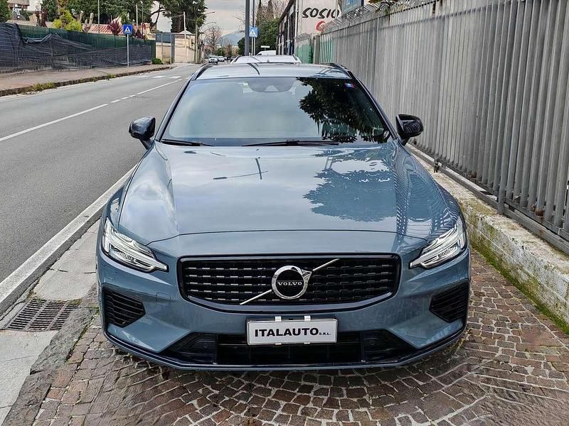 Usata Volvo V60 R-Design 303 CV (222 kW) 2021 Grigio Station wagon