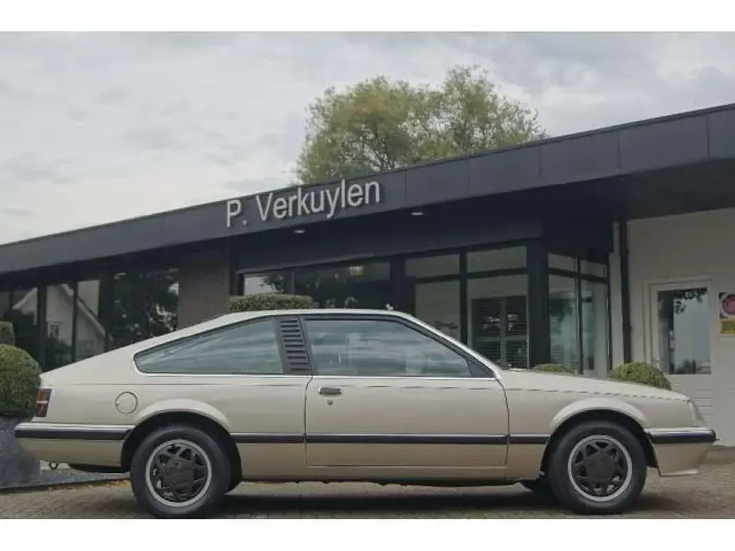 Usata Opel Monza 129 CV (94 kW) 1985 Argento Coupé