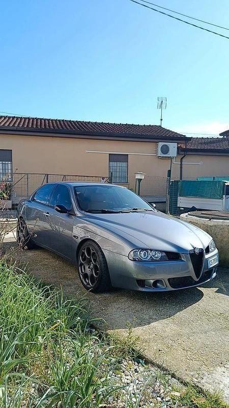 Usata Alfa Romeo 156 115 CV (84 kW) 2004 Grigio Berlina