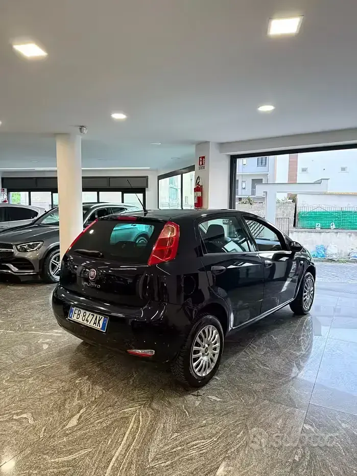 Usata Fiat Punto Street 70 CV (51 kW) 2016 Blu Utilitaria