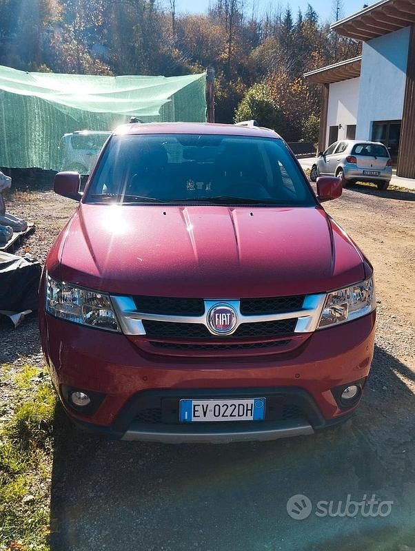 Usata Fiat Freemont 170 CV (125 kW) 2014 Rosso SUV