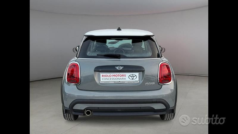 Usata Mini Cooper Classic 136 CV (100 kW) 2022 Grigio Utilitaria