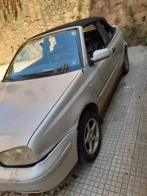 Usata VW Golf Cabriolet 101 CV (74 kW) 1998 Argento Cabrio
