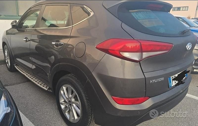 Usata Hyundai Tucson Xpossible 116 CV (85 kW) 2016 Grigio SUV
