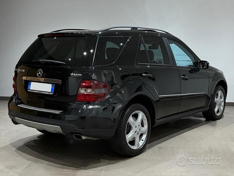 Usata Mercedes ML320 224 CV (164 kW) 2008 Nero SUV