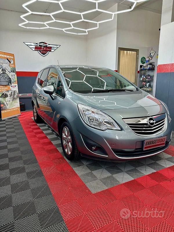 Usata Opel Meriva Cosmo 100 CV (73 kW) 2011 Monovolume