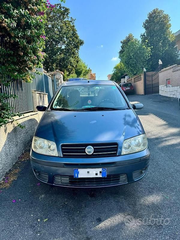 Usata Fiat Punto Dynamic 60 CV (44 kW) 2005 Blu Utilitaria