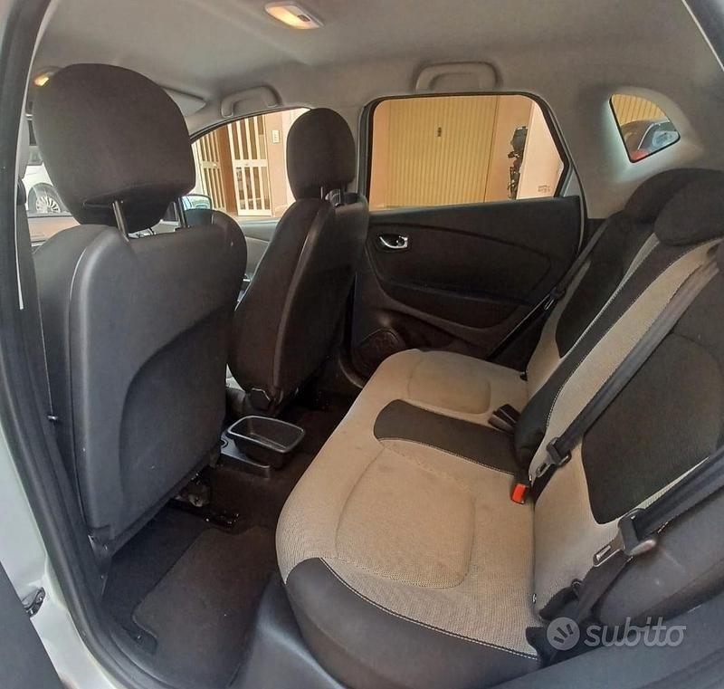 Usata Renault Captur 90 CV (66 kW) 2015 Grigio SUV