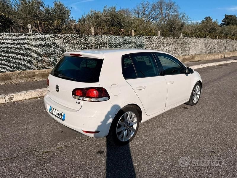 Usata VW Golf VI 122 CV (89 kW) 2010 Bianco Utilitaria