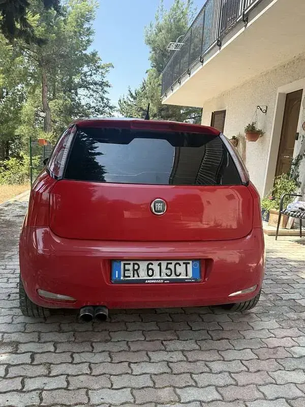 Usata Fiat Punto Sport 105 CV (77 kW) 2013 Rosso Utilitaria