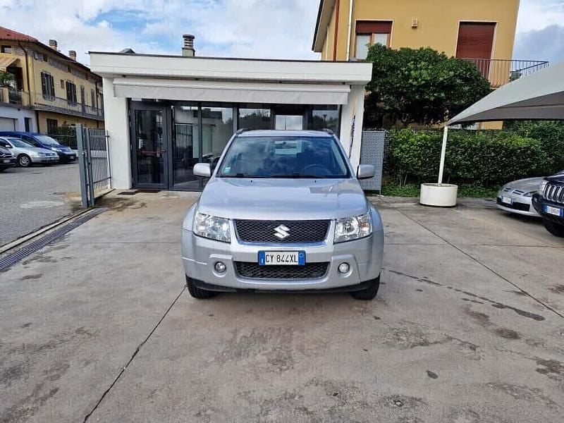 Usata Suzuki Grand Vitara 106 CV (77 kW) 2006 Argento SUV