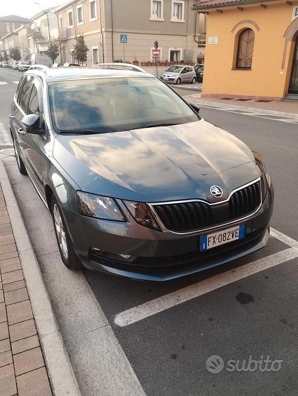 Grigio Usata 2019 Skoda Octavia G-TEC Style Station wagon | 12.700 € - Immagine 1/4